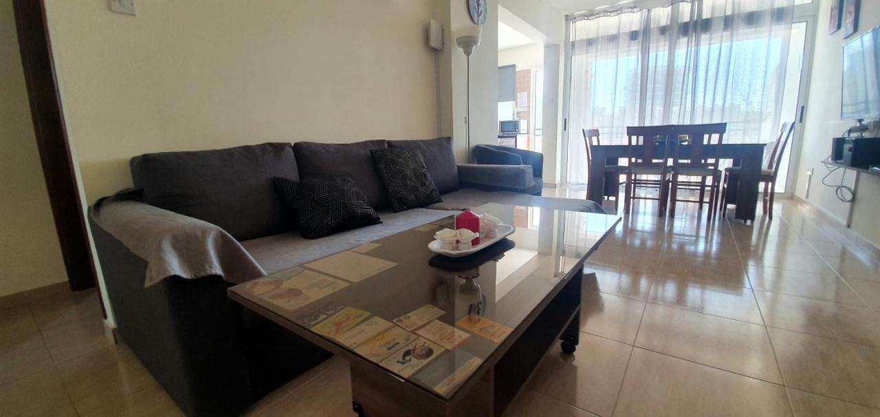 Vasilas Holiday Apartment #1 ลาร์นาคา ภายนอก รูปภาพ