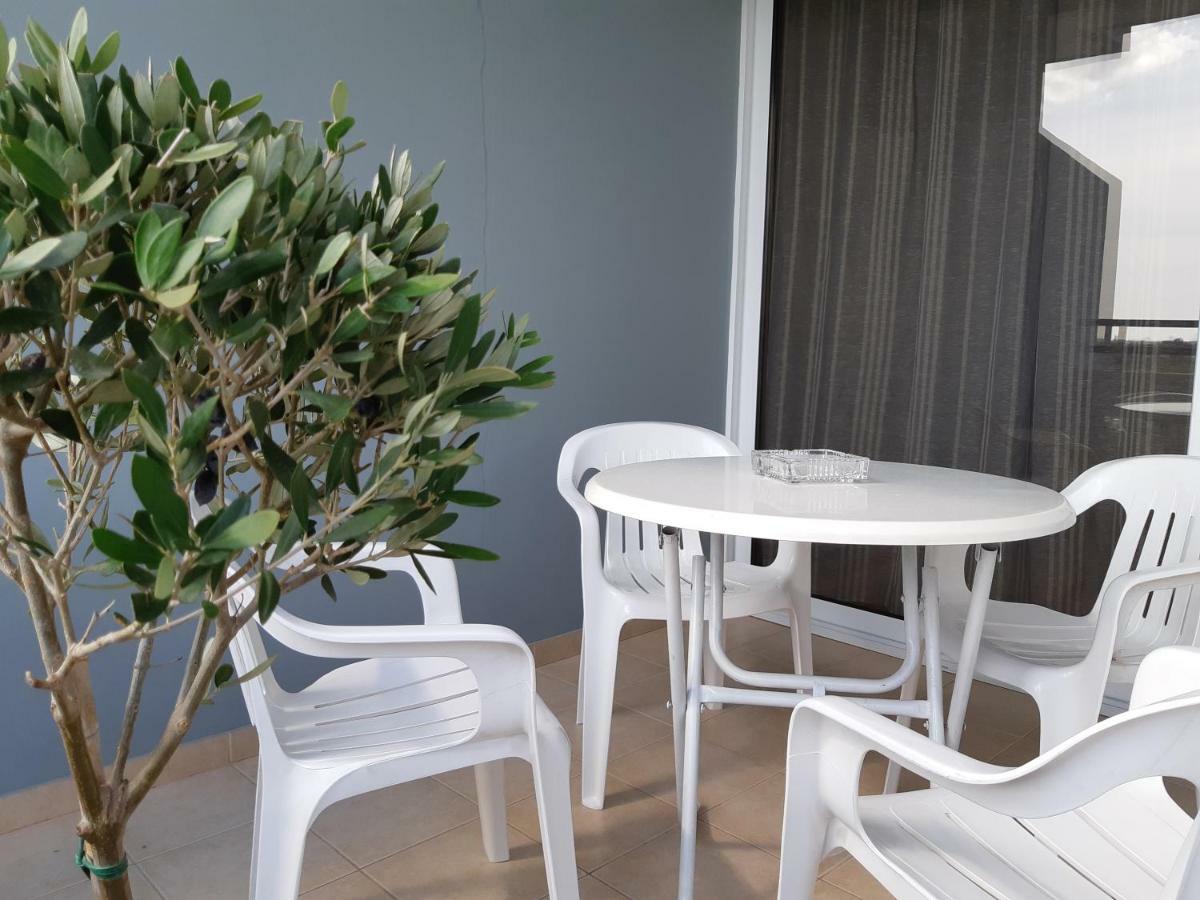 Vasilas Holiday Apartment #1 ลาร์นาคา ภายนอก รูปภาพ