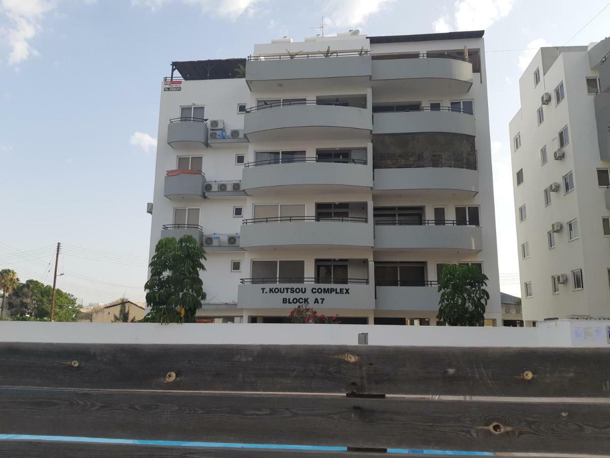 Vasilas Holiday Apartment #1 ลาร์นาคา ภายนอก รูปภาพ